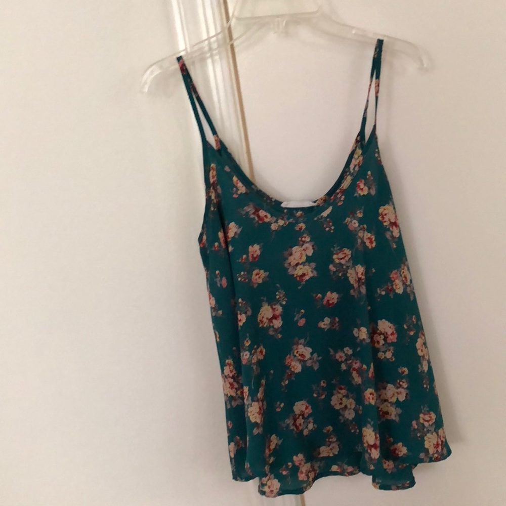 Small flowered tank